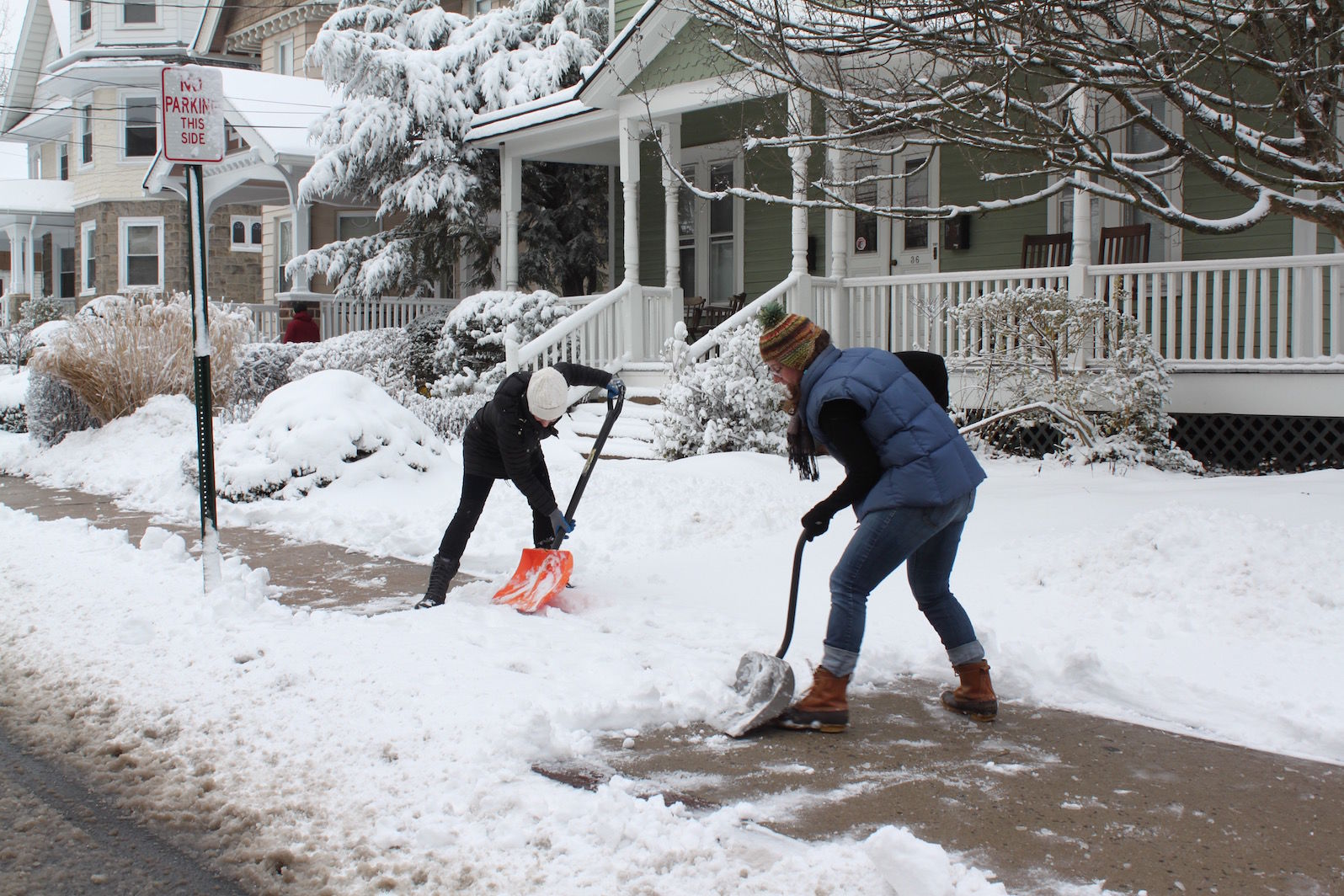 Can cold weather hurt your lower back?