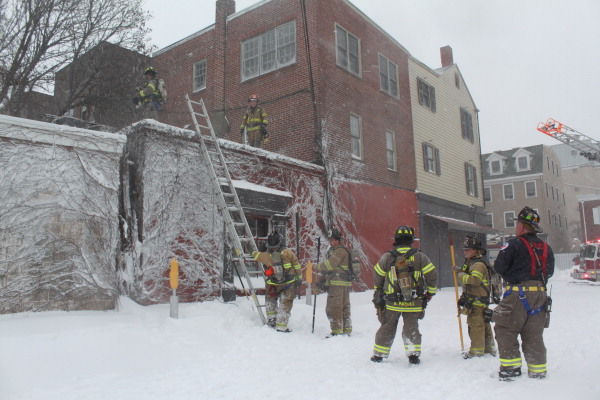 Fire destroys Walker Avenue home in Edison