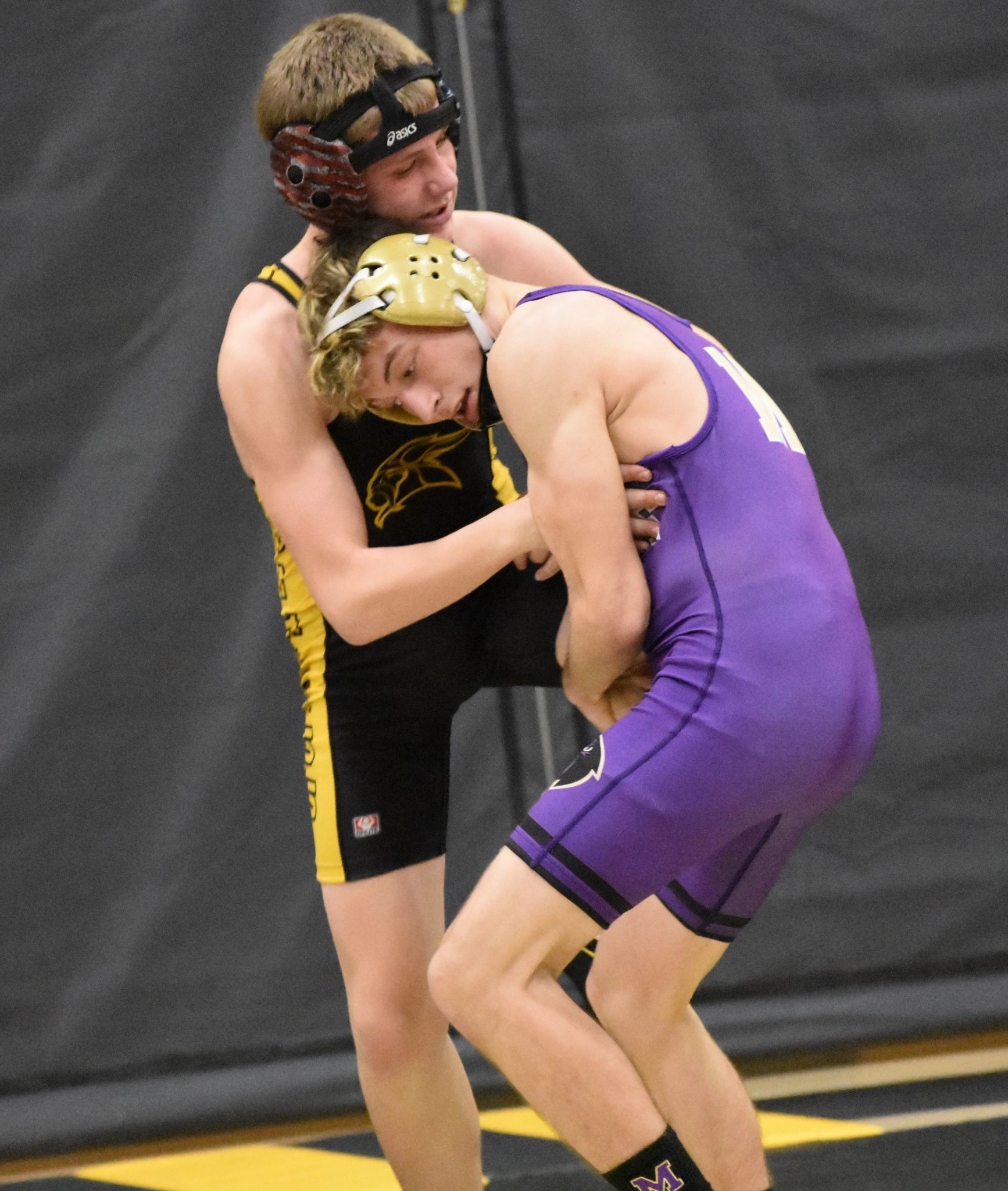 Monroe rolls past South Brunswick on the wrestling mat