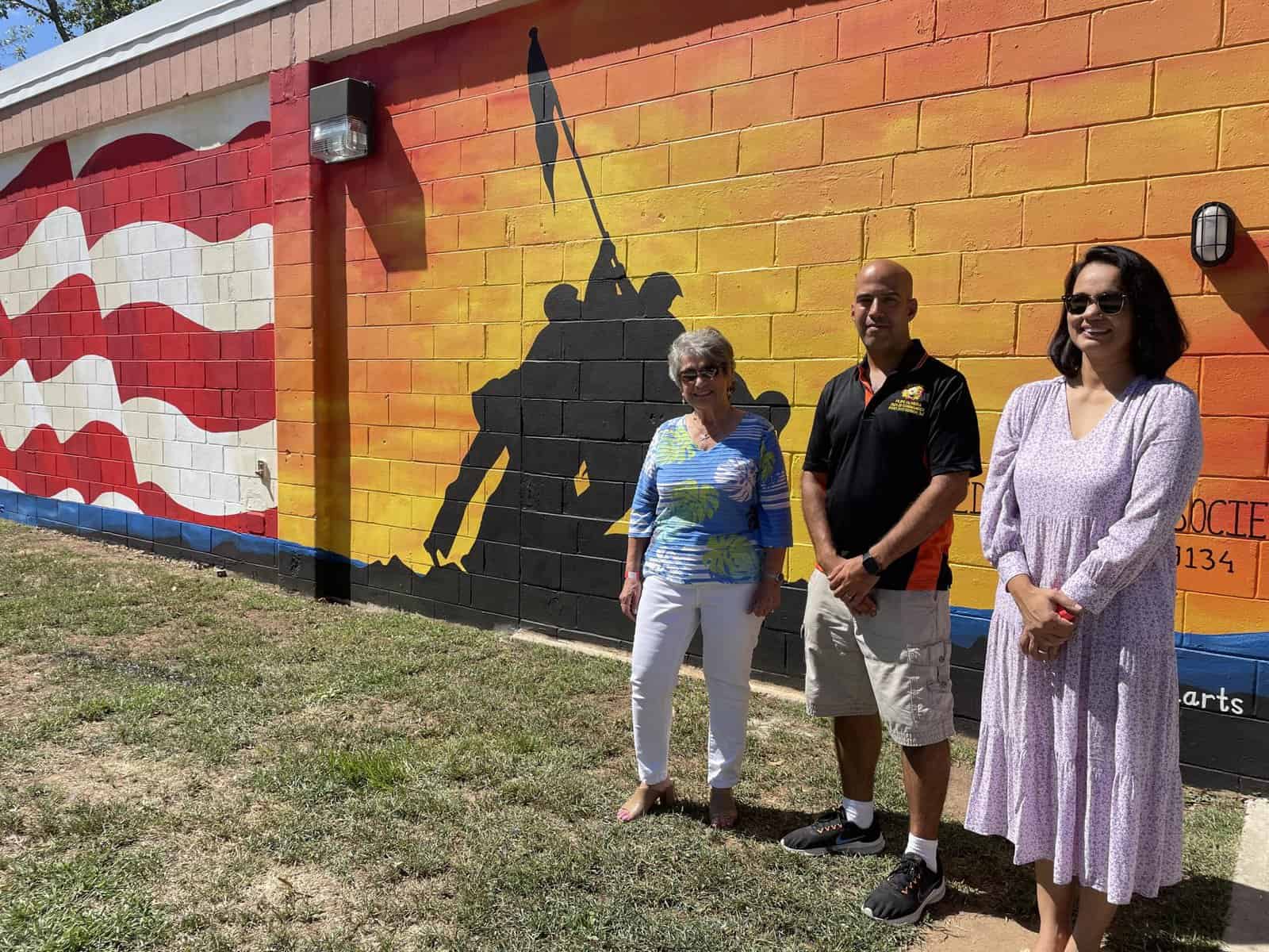 A mural beautifies Edison VFW Post 3117