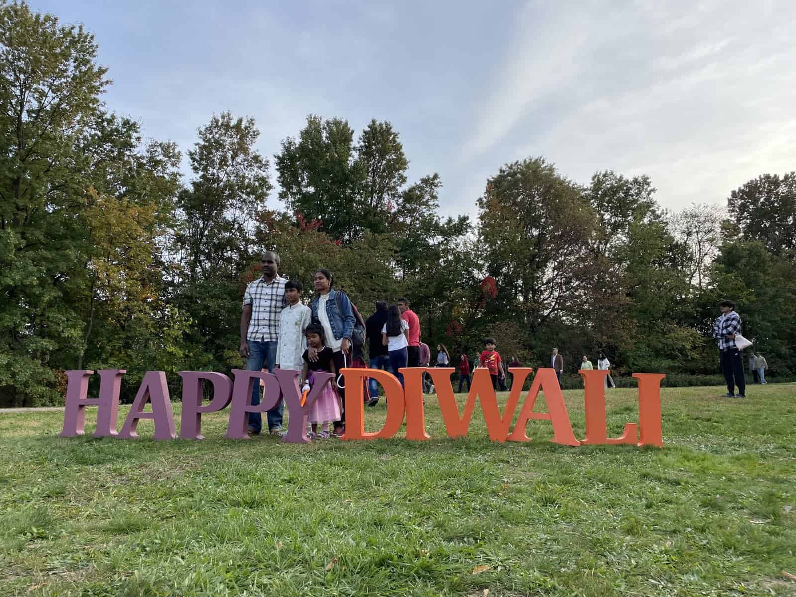 Crowds enjoy first Diwali Festival in Edison