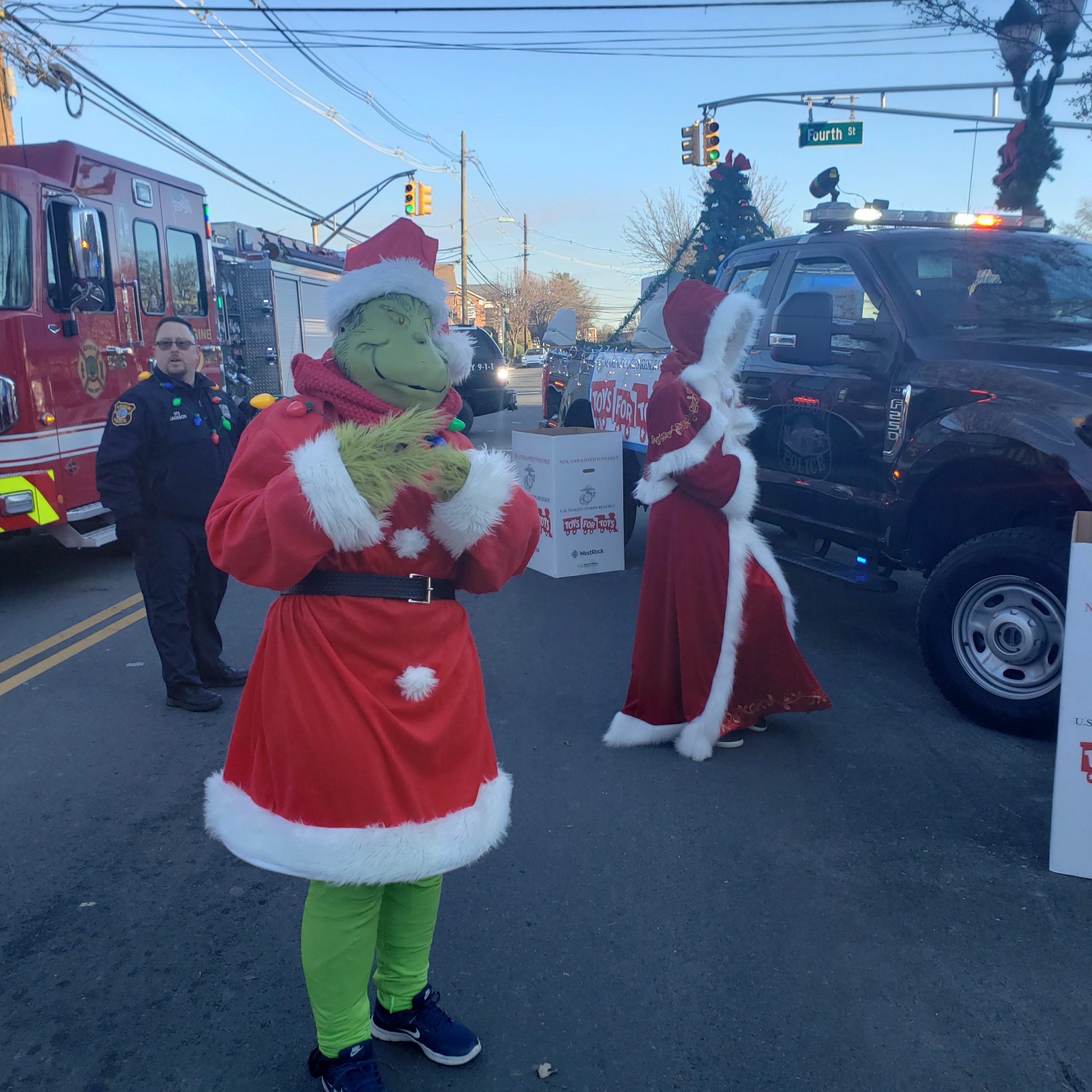 Edison’s Holiday Stroll and Tree Lighting filled with family fun with special guests The Grinch and Santa Claus