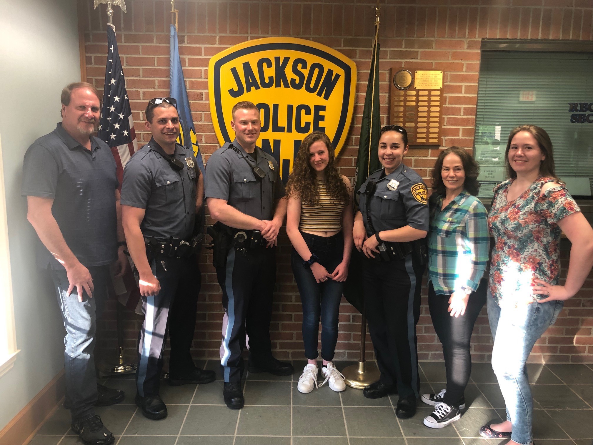 Jackson officers help save teenager at local skating rink