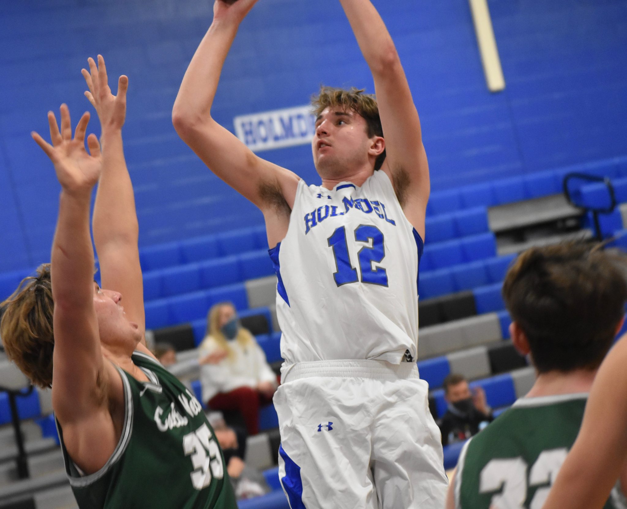 Holmdel boys basketball team opens 2021 hoop season with win