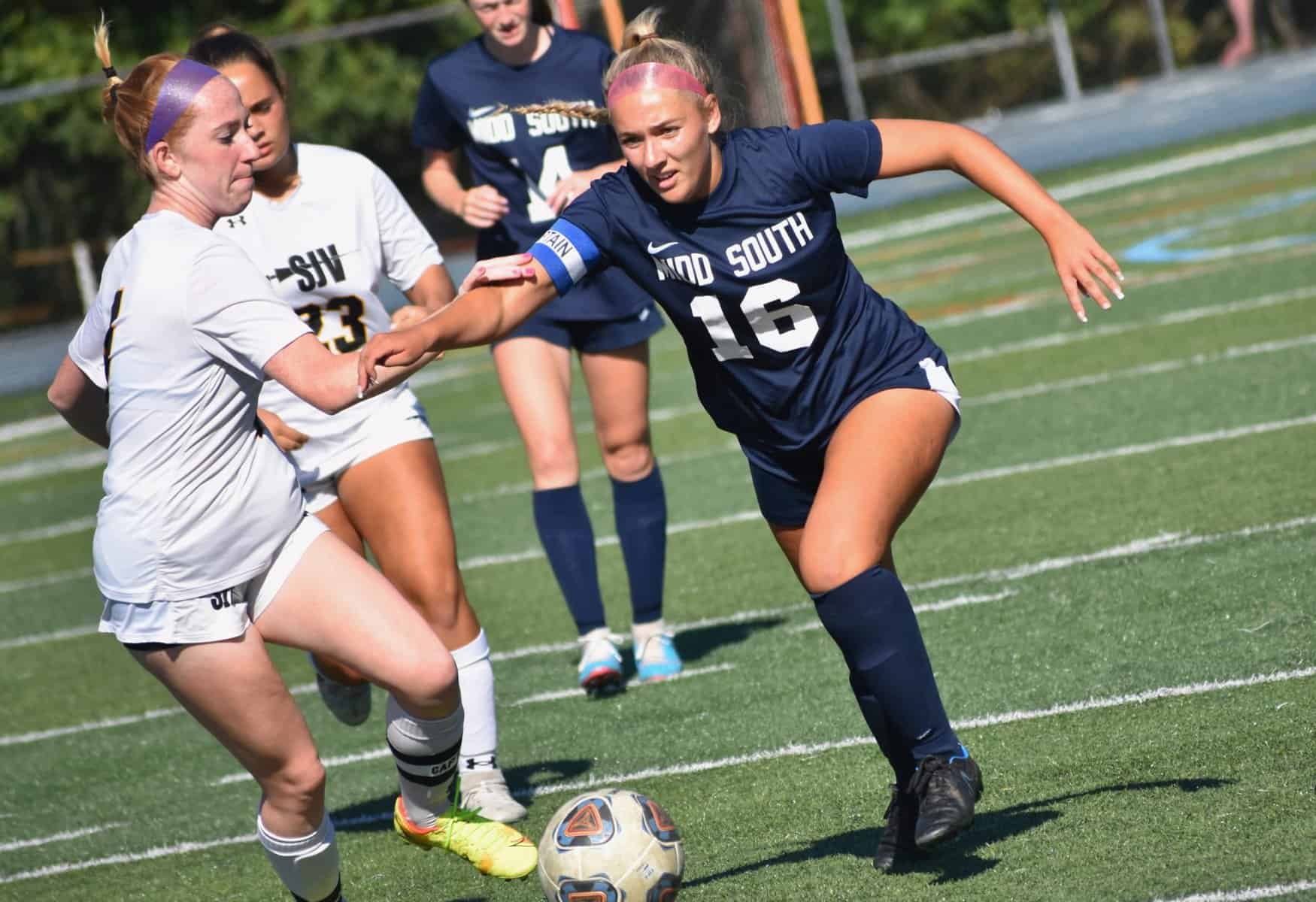 Eagles top Lancers, 3-0, as squad begins to find its soccer stride