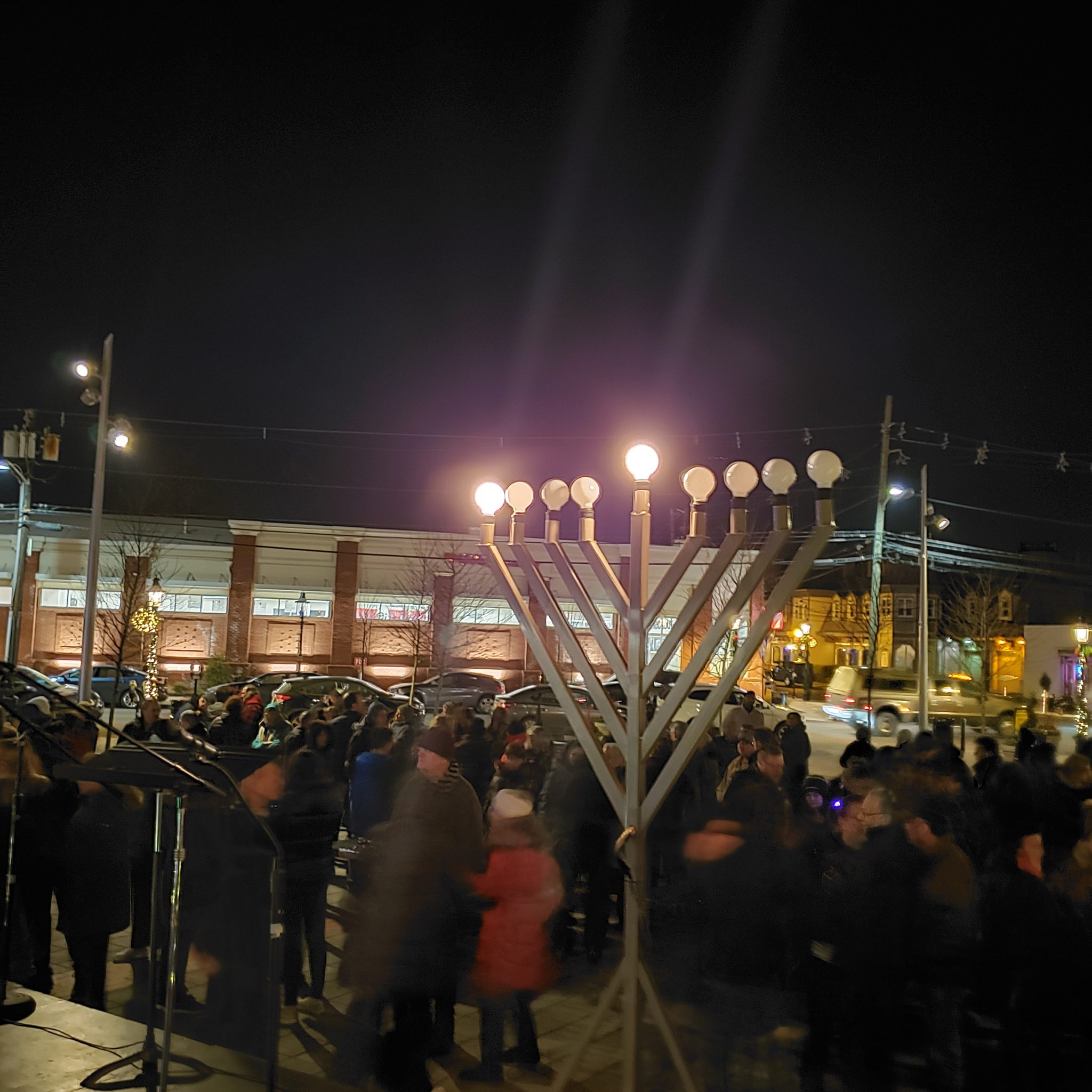 Menorah lighting in Metuchen brings people of all faiths together