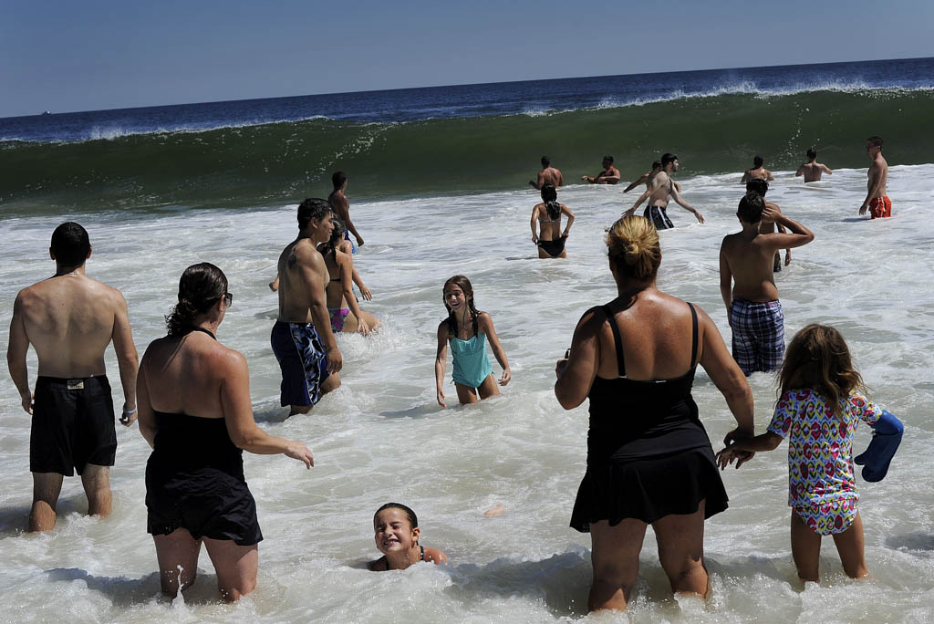 ‘Hands Across the Sand’ slated in Bradley Beach