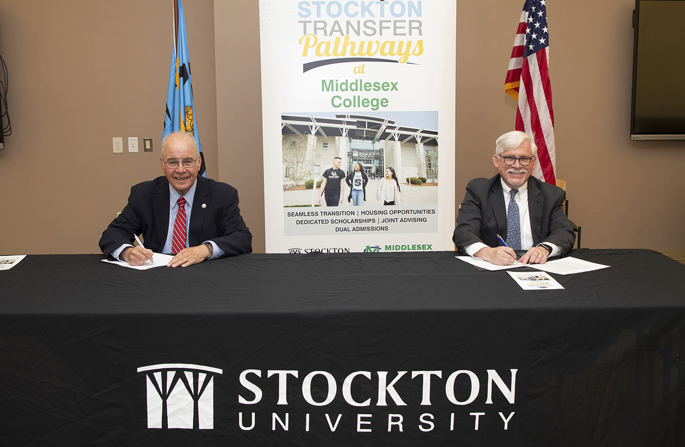 Stockton University, Middlesex College sign transfer partnership agreement 