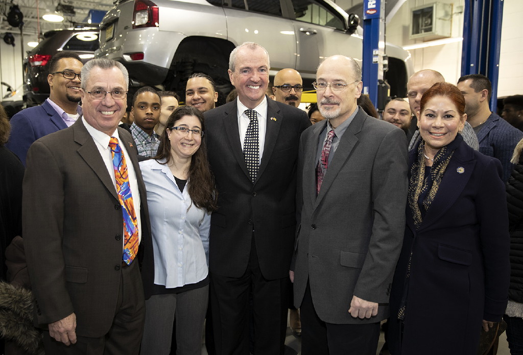 Governor announces apprenticeship grants at Middlesex County College