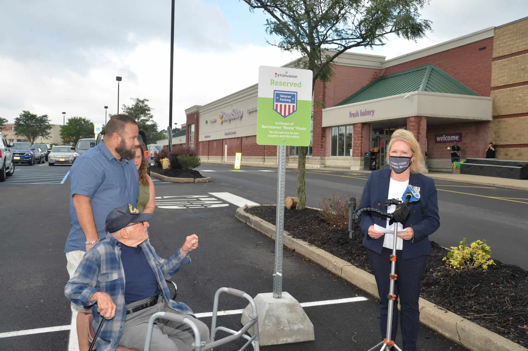 Stop & Shop celebrates 100th birthday of ‘Benny the Bagger’