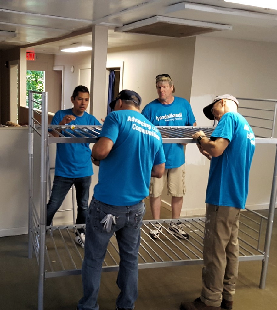 LyondellBasell employees volunteer in Edison, around the world