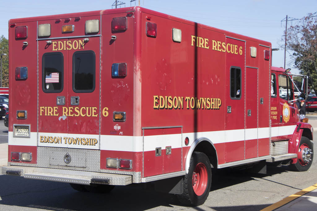 Elderly man, two dogs die during Edison house blaze