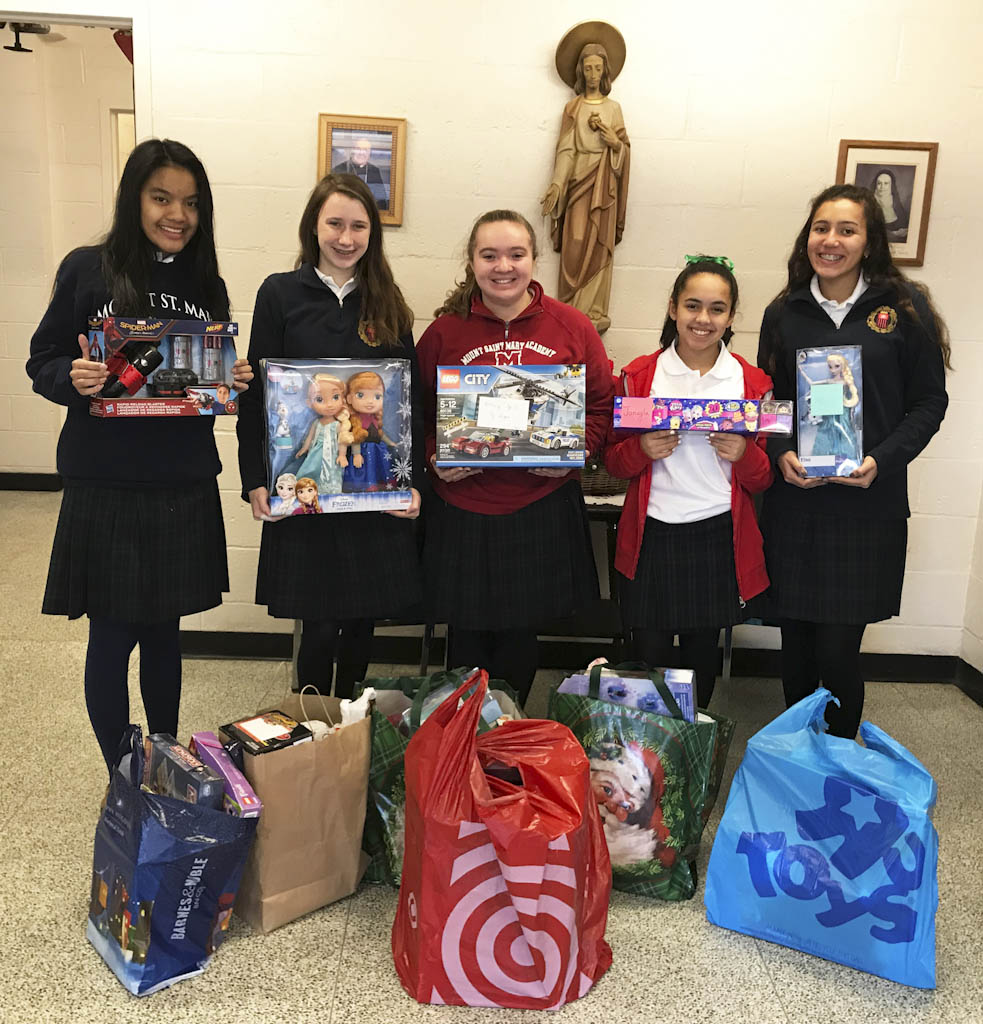 Freshmen collect toys, gift cards for Project PAUL