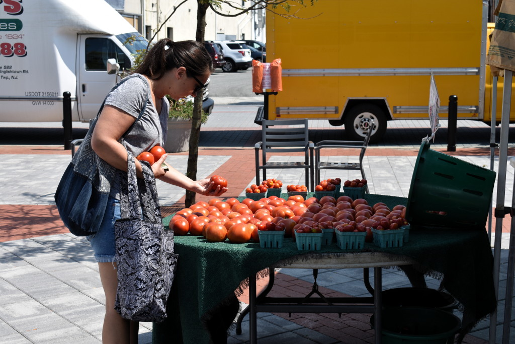 Edison new COVID-19 cases remain low, La Canasta Produce will join vendors at farmers market Aug. 5