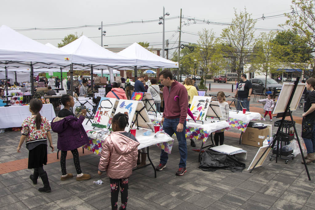 Downtown Metuchen to celebrate moms