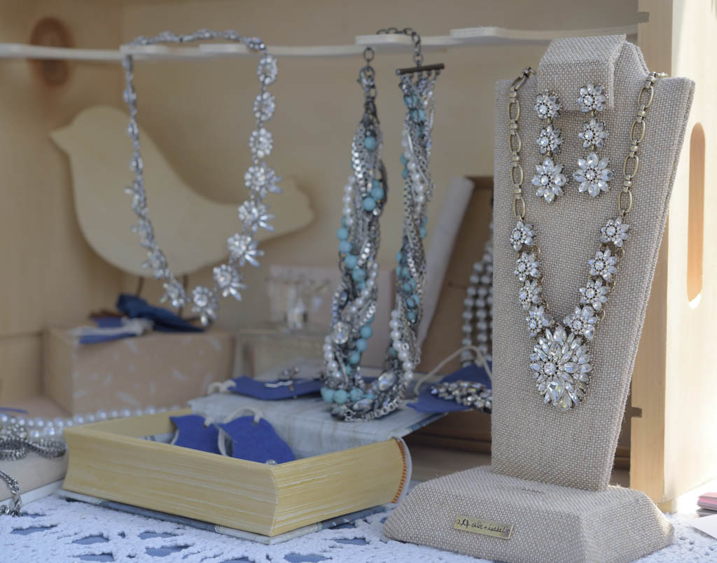 Library to hold jewelry sale May 6