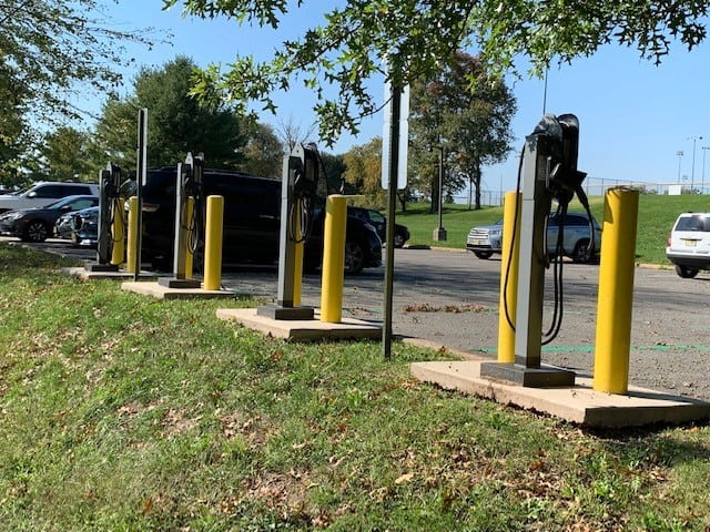 Hopewell Township’s municipal parking lot becomes latest site to allow electric vehicle owners to ‘charge up’