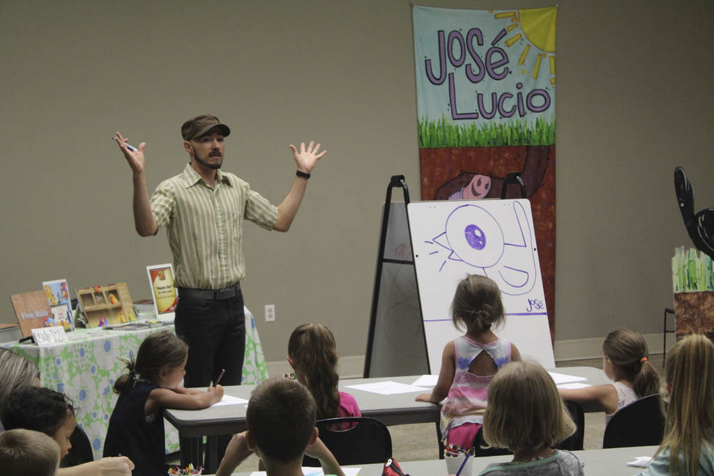 Author gives shape to reading program at Middletown Library