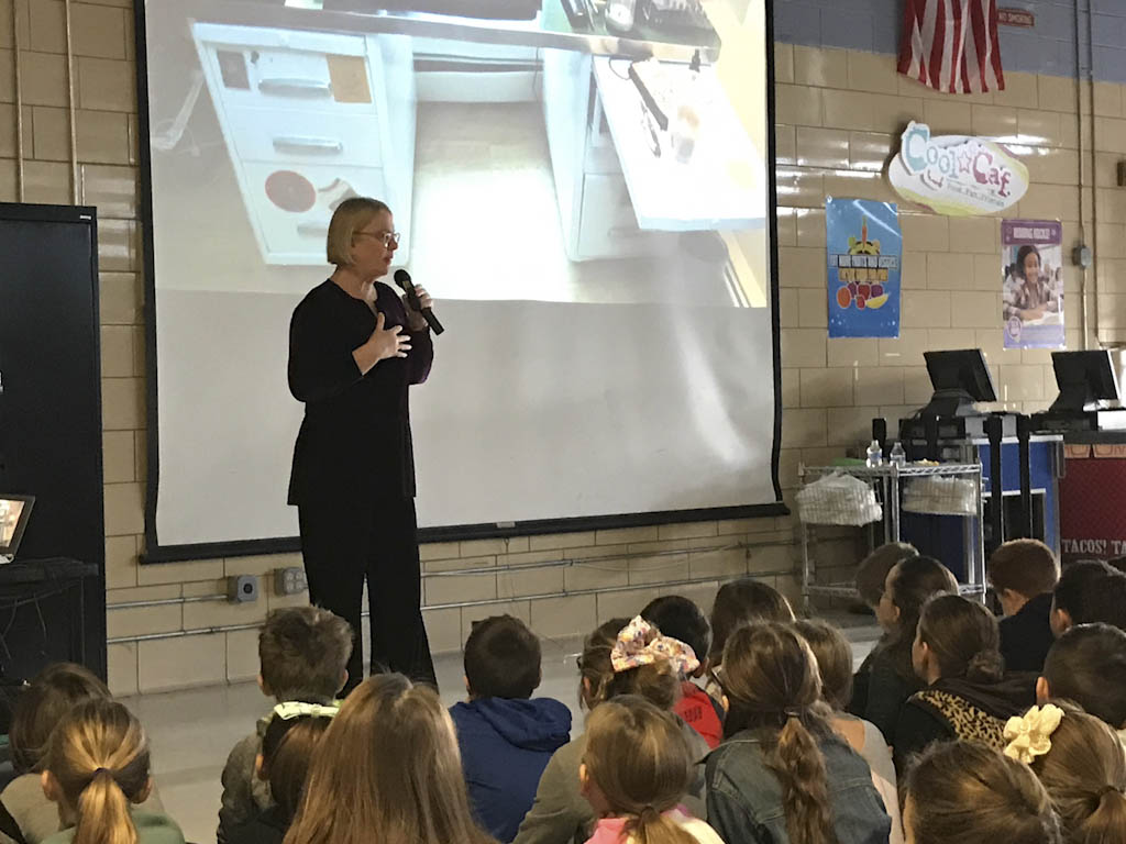 Author shares stories of her books with Middletown students