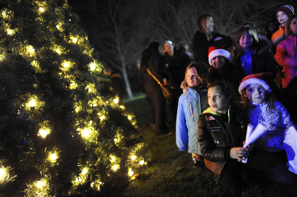 Children invited to hang natural ornaments, see tree lighting on Dec. 10