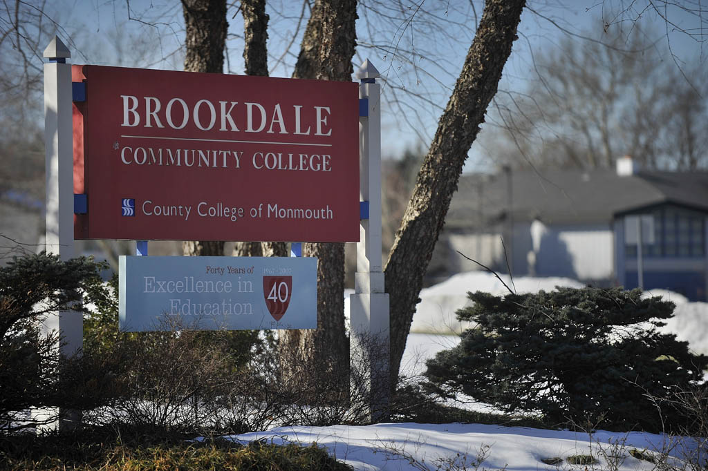 Brookdale’s annual golf tournament raises $63,000 in scholarships