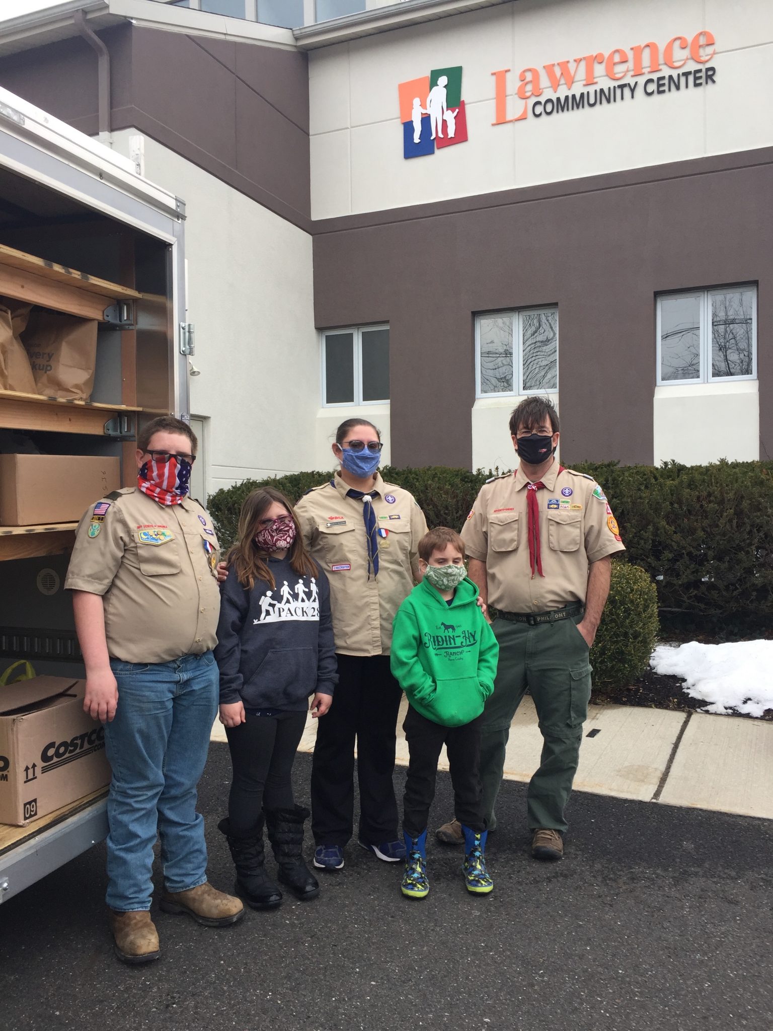 Scouts collect thousands of pounds of food to benefit Lawrence Community Center