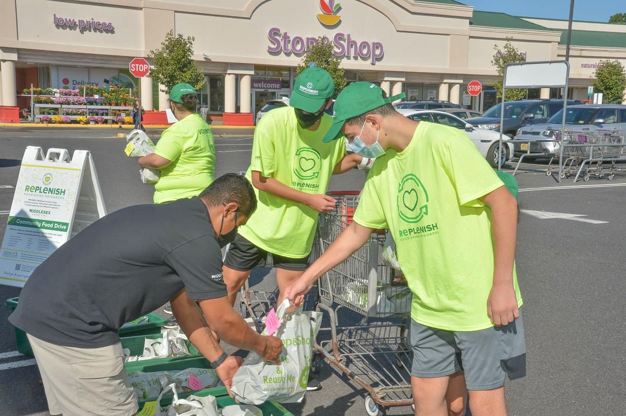 Replenish distributed almost 5 million pounds of food throughout Middlesex County in 2021