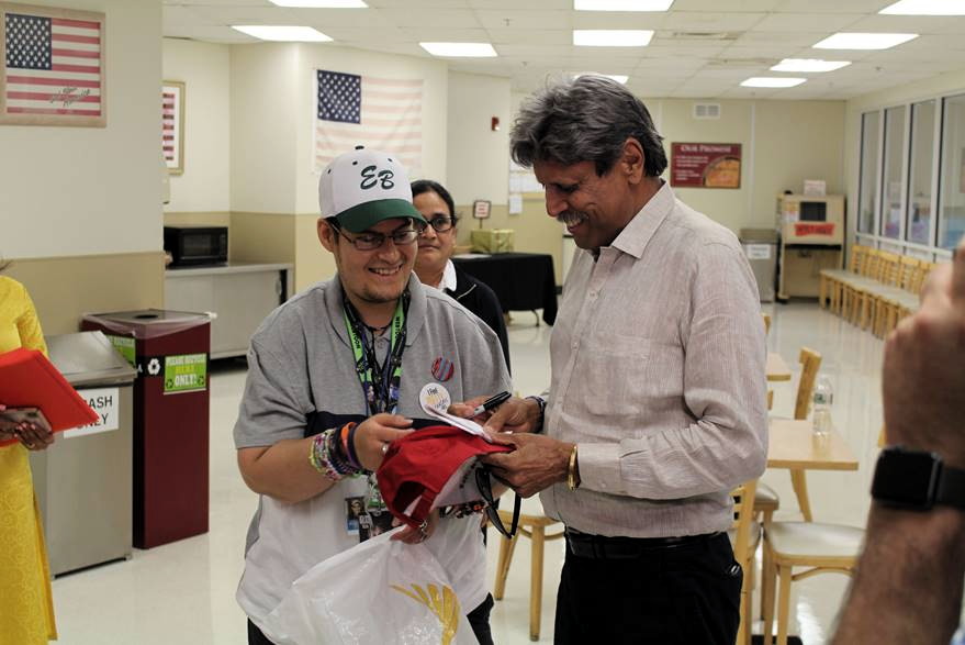 Cricket world champion visits ShopRite of North Brunswick