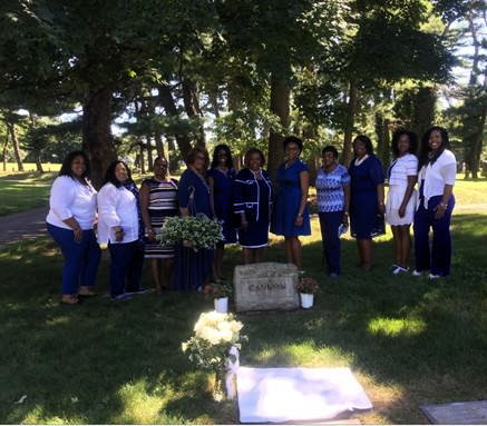 Sorority members honor female Tuskegee airman with plaque at Elmwood Cemetery