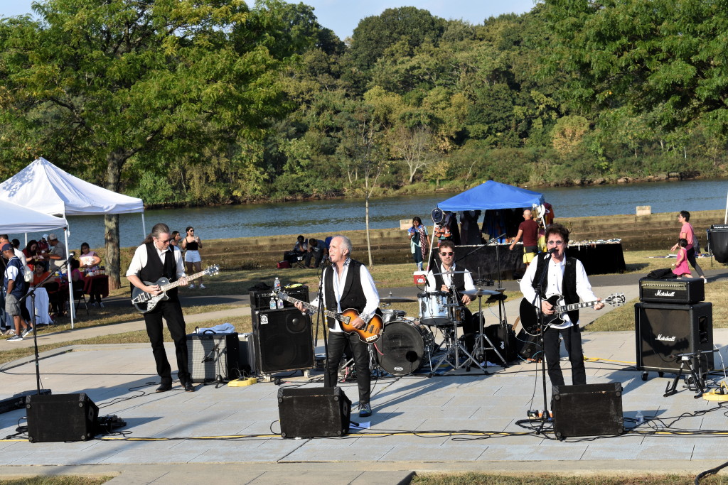 The Weeklings perform at Raritan River Festival, announce winners of rubber duck race for The Beez Foundation