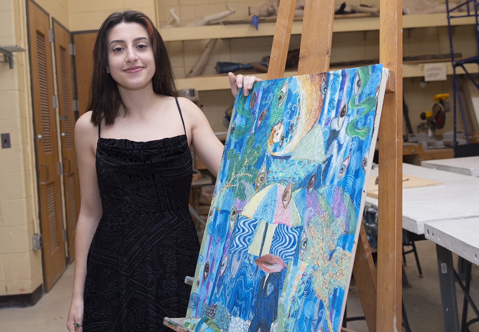 Edison Arts Society presents scholarship to Kendall Park art student