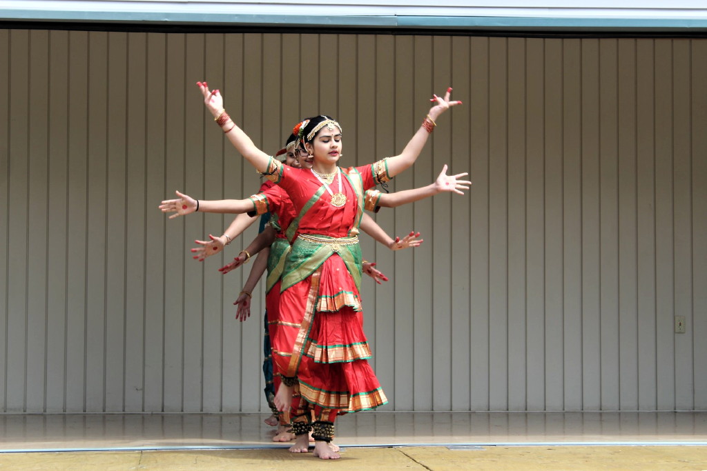 IACFNJ marks Holi with color festival