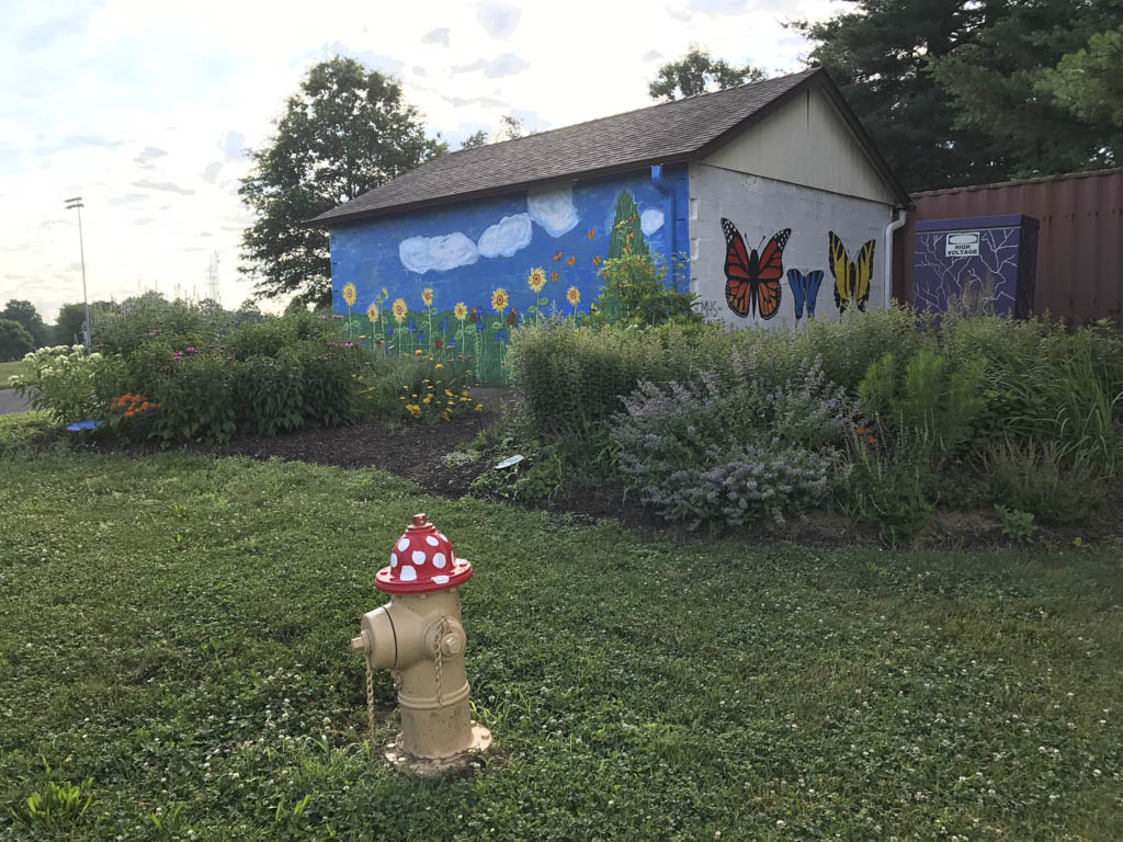 Students paint murals at Manalapan Recreation Center