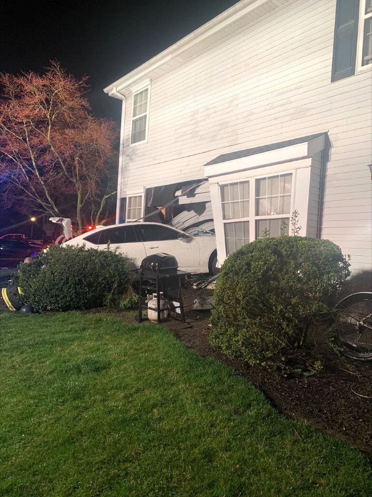 Driver charged with DWI after crashing car into Marlboro home