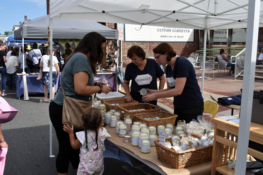 Red Bank Street Fair attracts hundreds of vendors, visitors