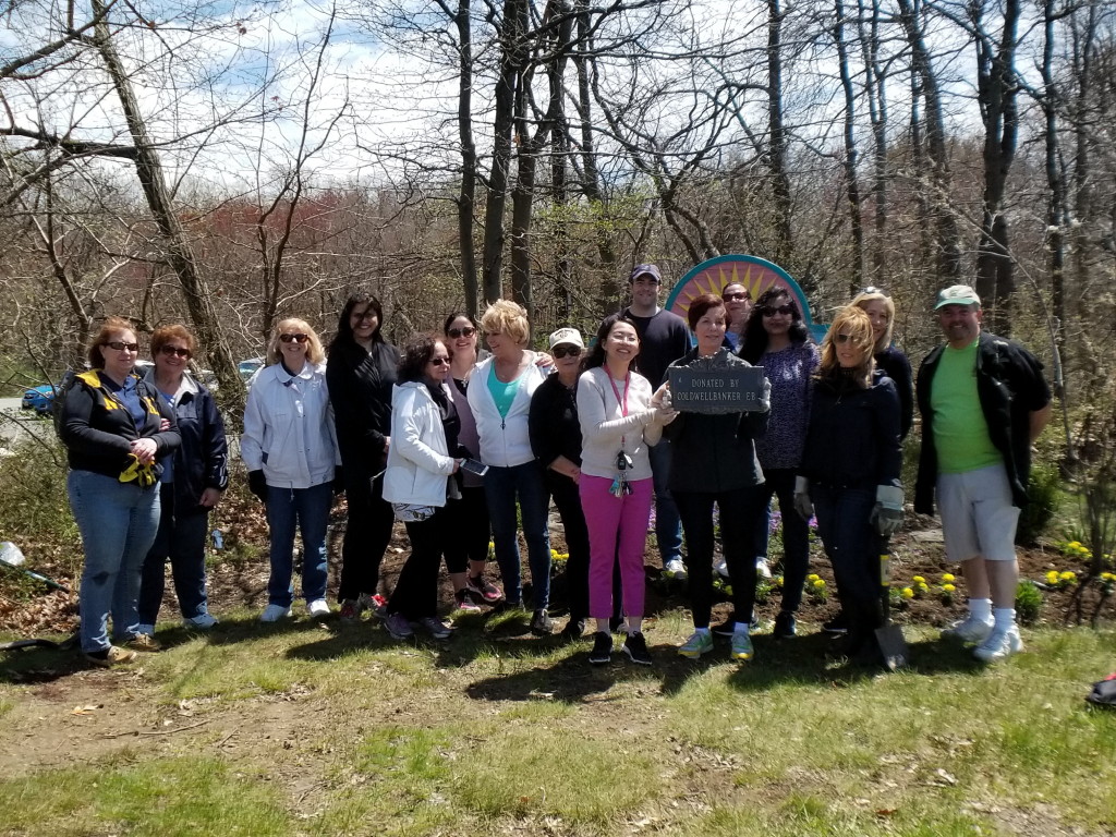 Coldwell Banker agents beautify area around Crystal Springs Aquatic Park