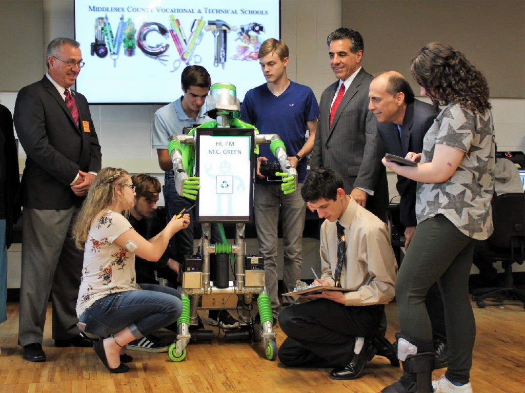 Recycling robot M.C. Green ready for 21st Century