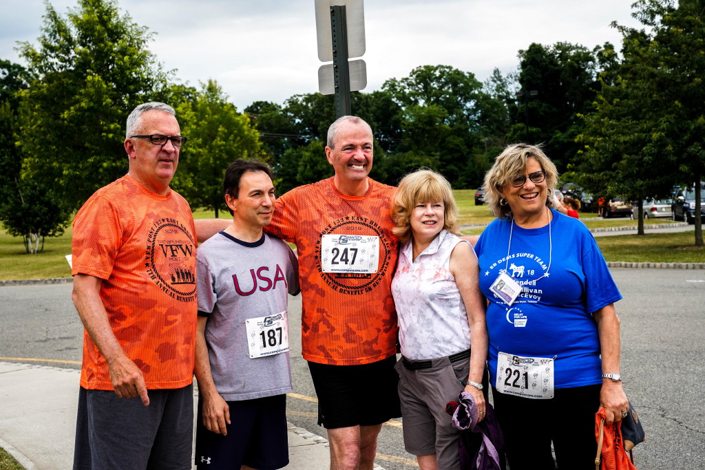 Governor, mayor take part in East Brunswick 5K to benefit veterans