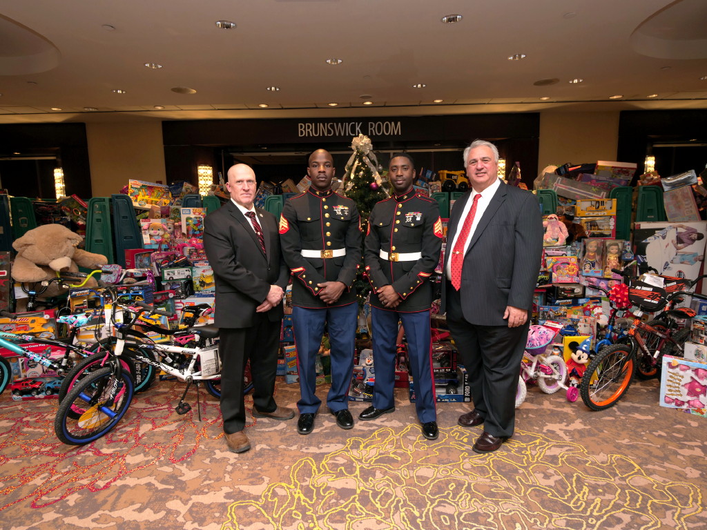 Local 825 operating engineers donate to Toys for Tots