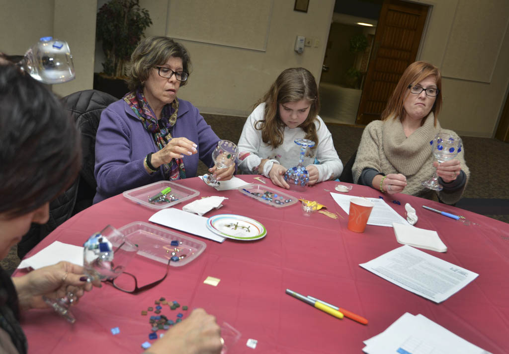 East Brunswick Jewish Center holds Passover craft project