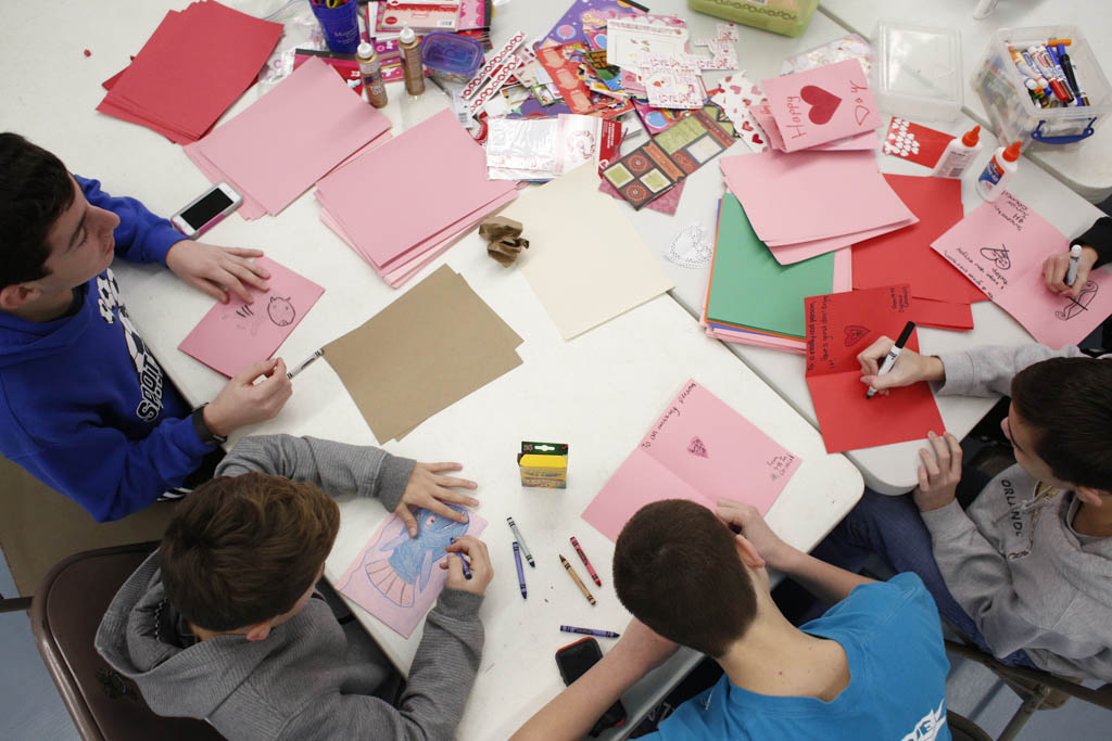 Mobile Family Success Center to hold Valentine’s Day craft project