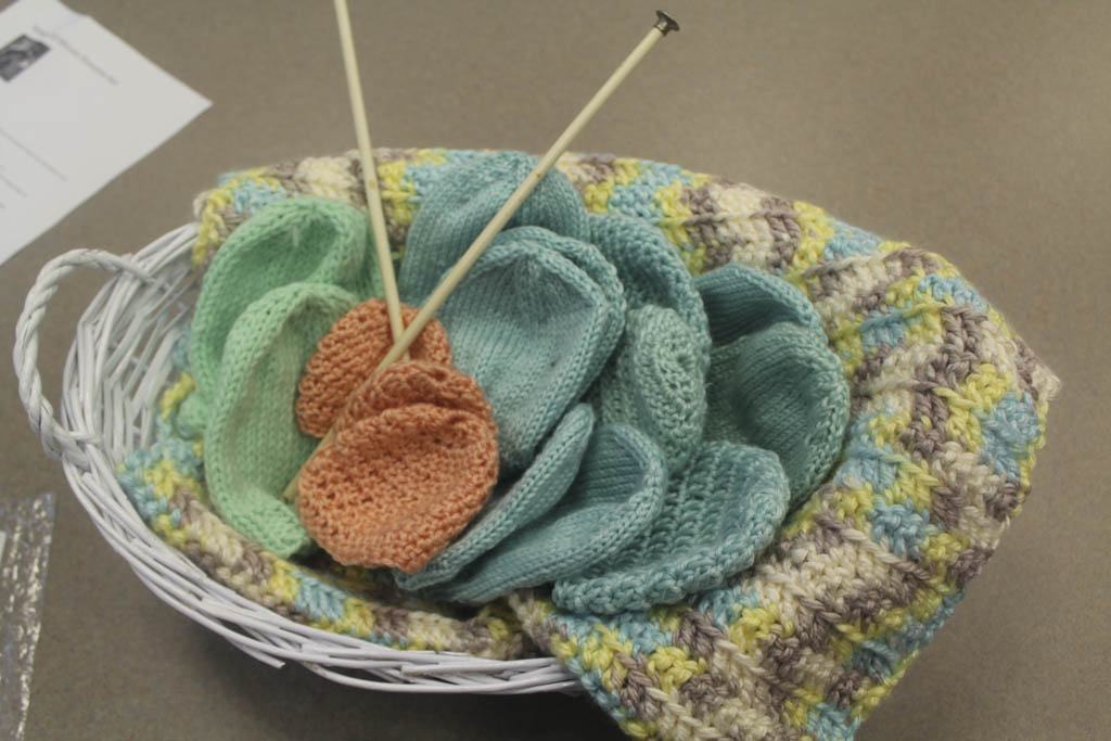 South River knitting club creates hats for ‘little lungs’