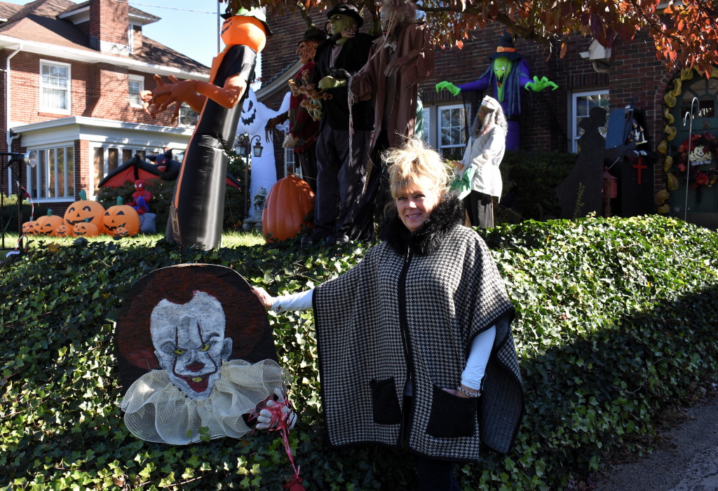 South River residents deck out house for Halloween season