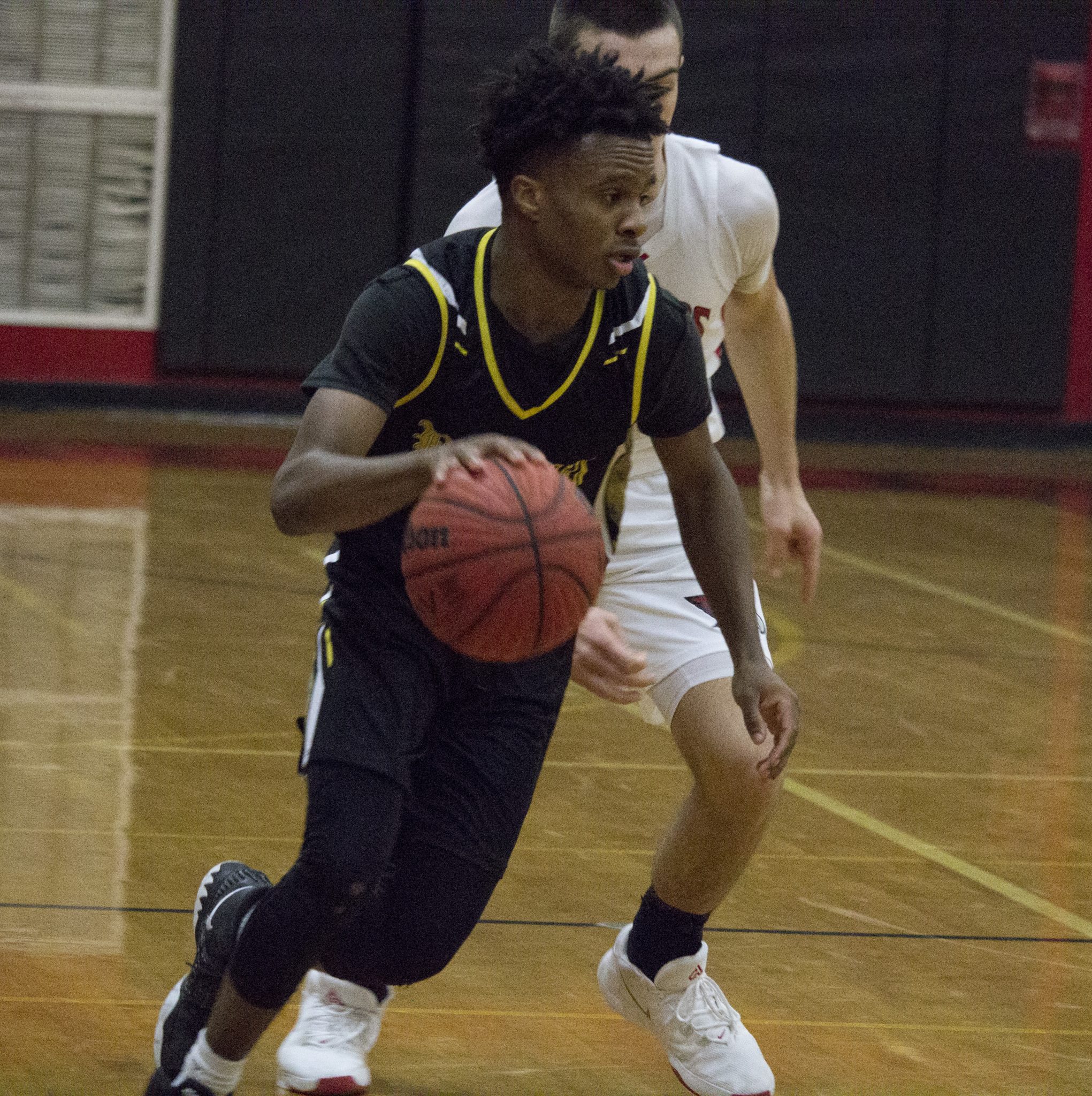 Bordentown High boys’ basketball claims second consecutive division title