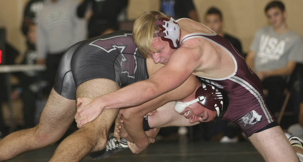 South River among wrestling programs suffering from smaller size