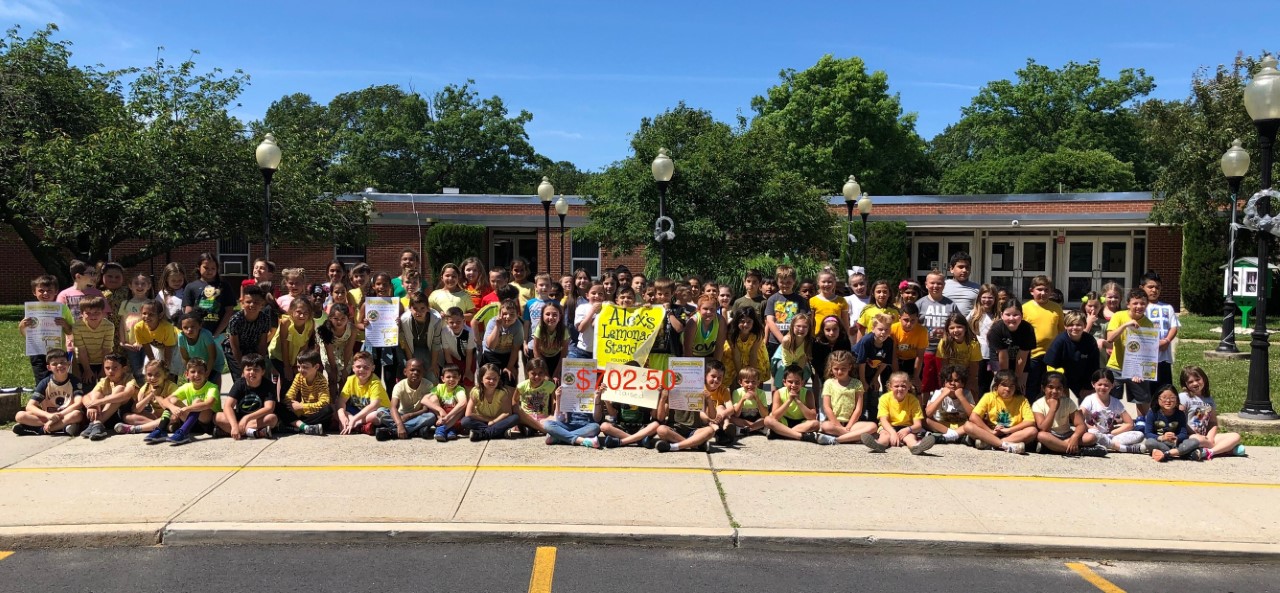 Land O' Pines 2nd graders lemonade stand