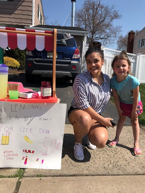 Olympic gymnast stops by lemonade stand to help kindergartner raise money for Relay For Life