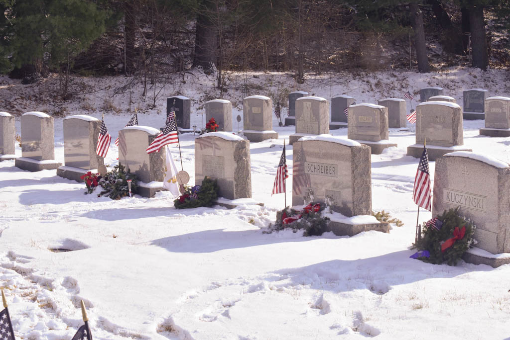 Rotary Club invites public to lay wreaths on grave sites