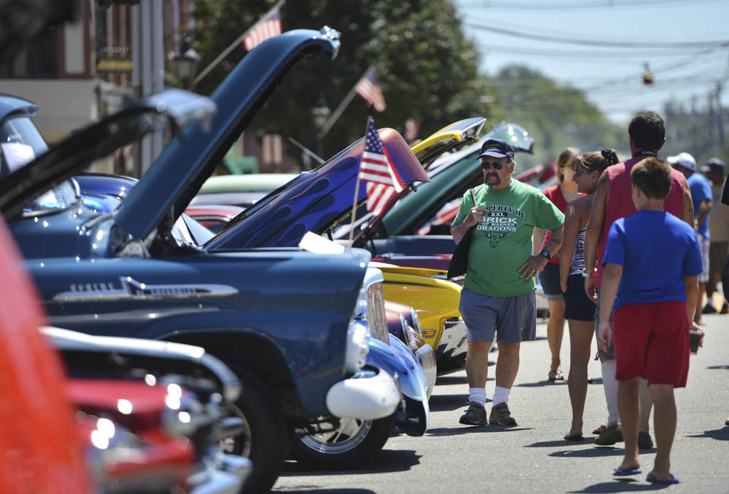 Independence Firehouse holds car show in South Amboy