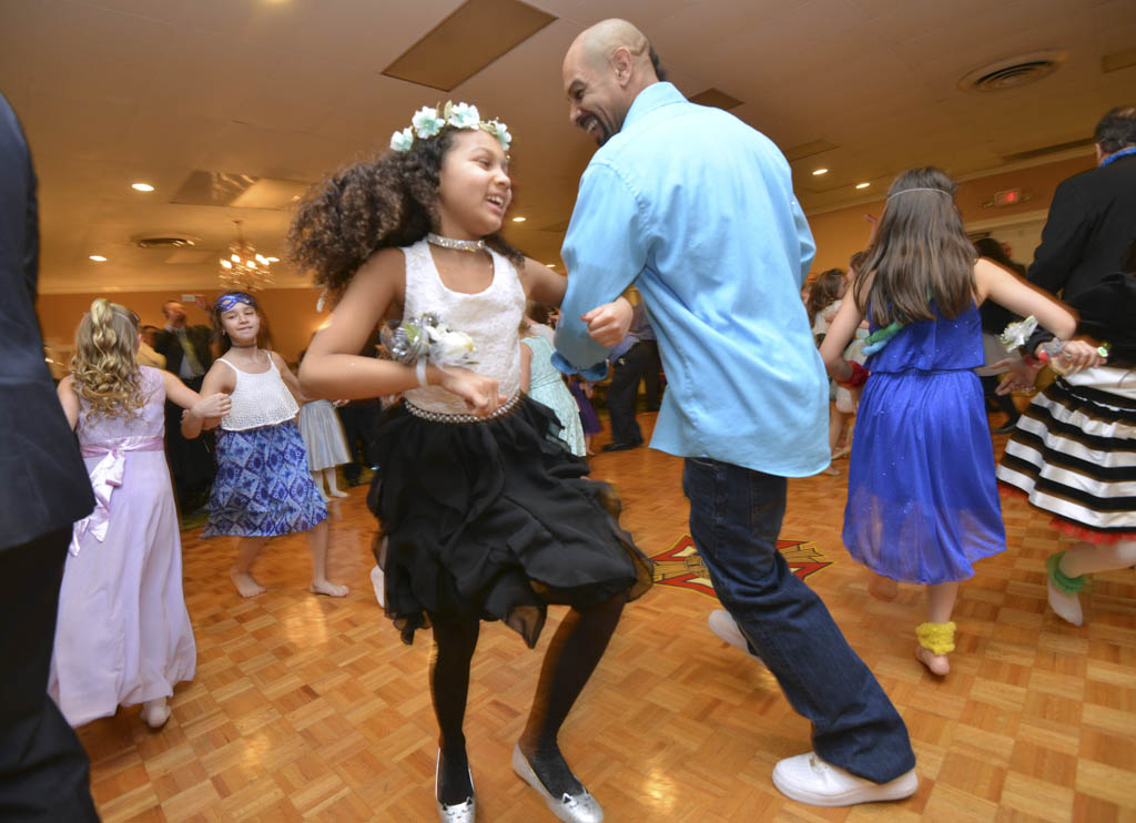 Daddy-Daughter dance really takes the cake